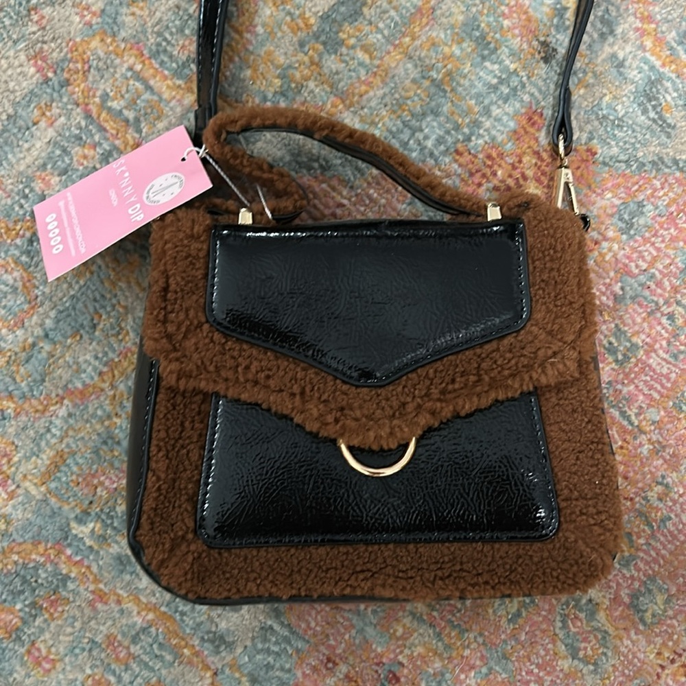 Women’s cross body purse